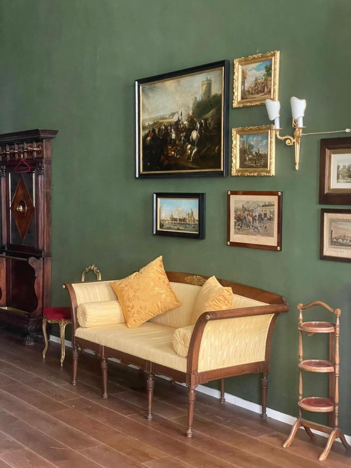 Edward Suite Florence Luaran gambar