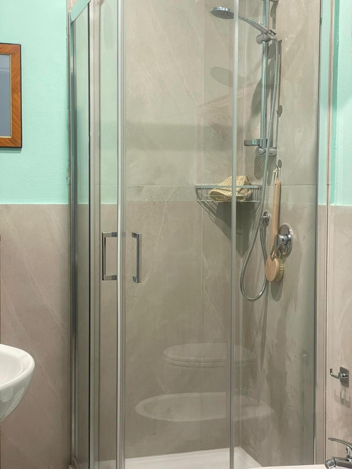 Edward Suite Florence Luaran gambar