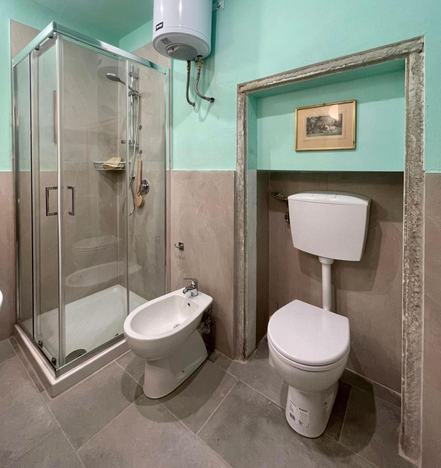 Edward Suite Florence Luaran gambar