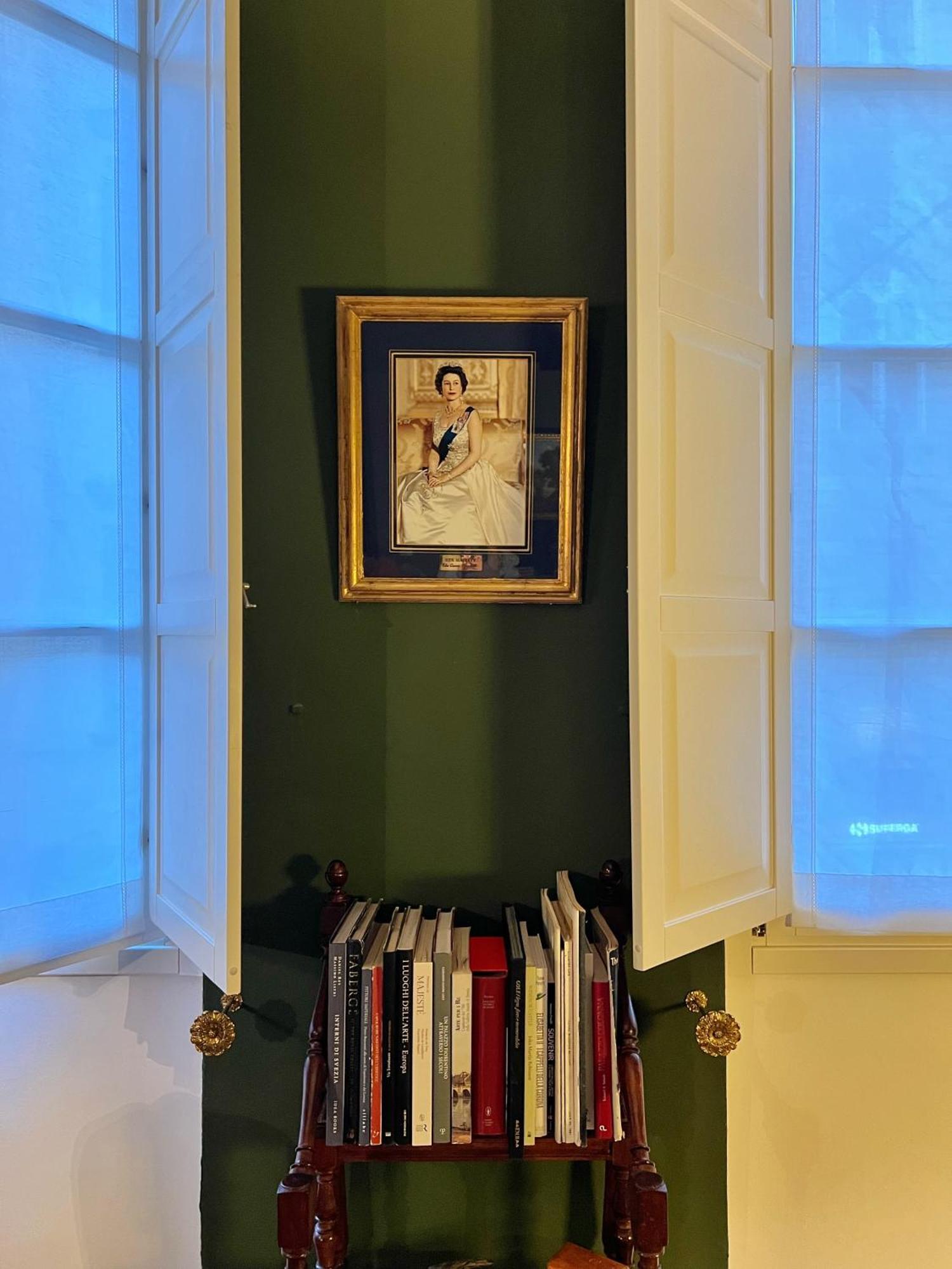 Edward Suite Florence Luaran gambar