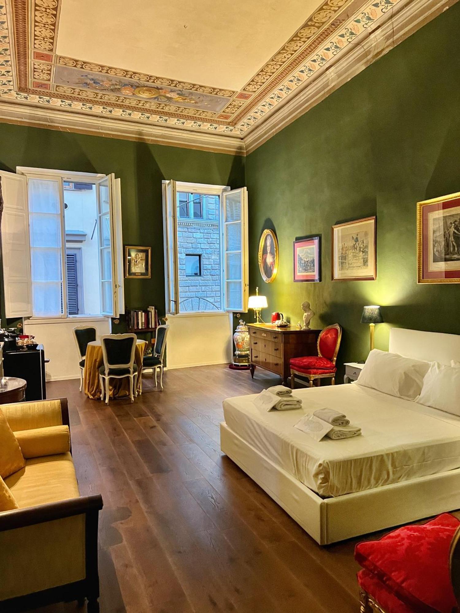 Edward Suite Florence Luaran gambar