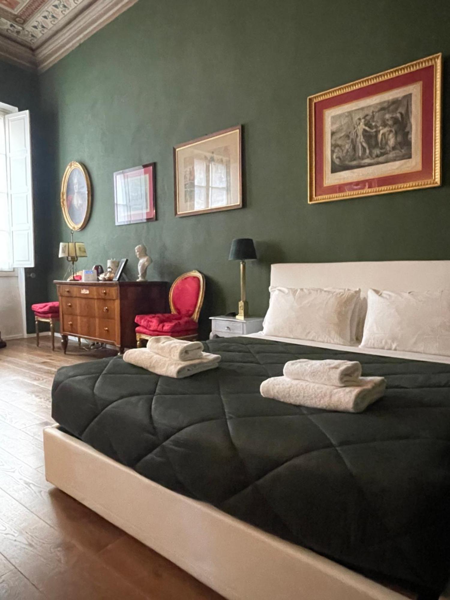Edward Suite Florence Luaran gambar