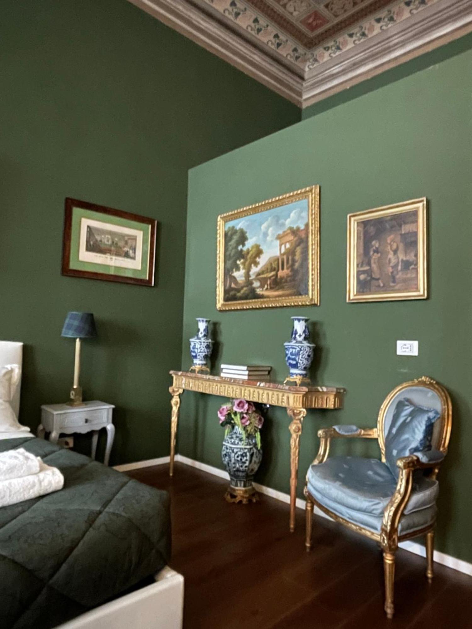 Edward Suite Florence Luaran gambar